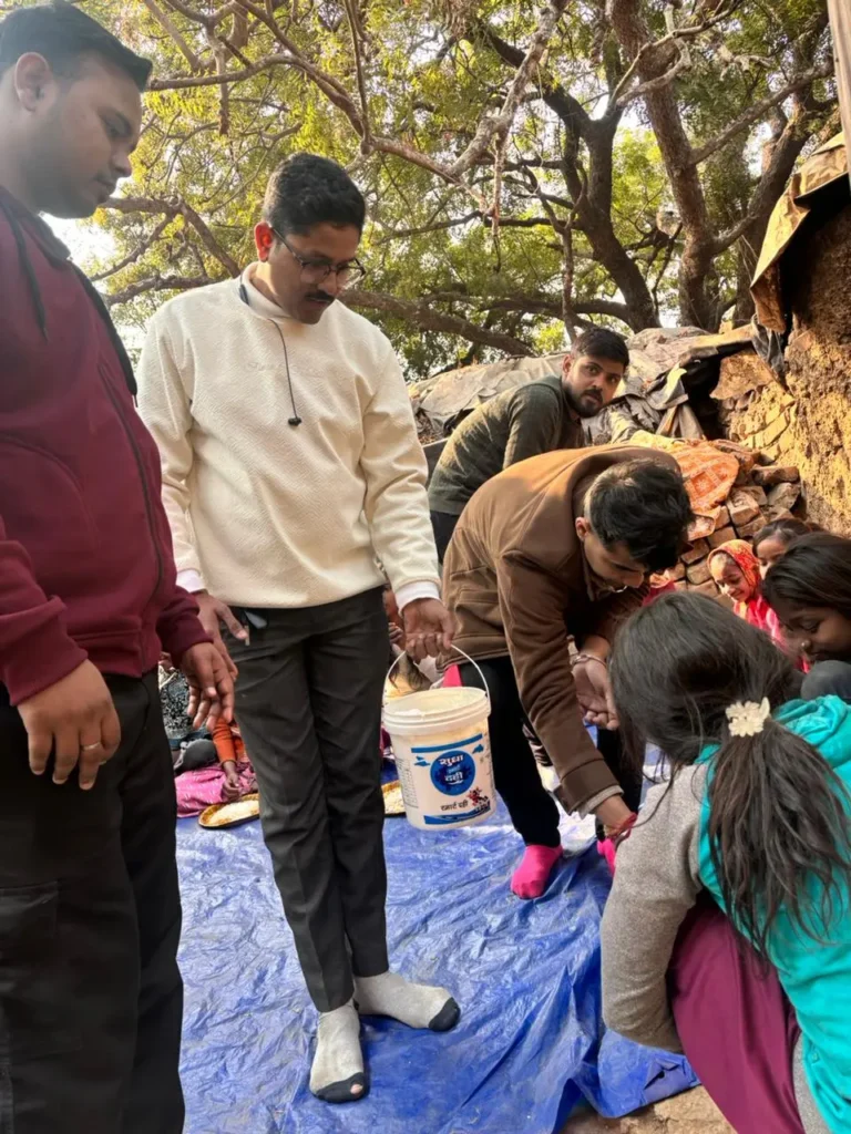 Helping Hand Nalanda Spreads Joy in Slum Areas on Makar Sankranti