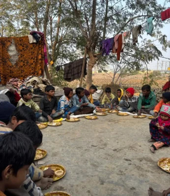 Helping Hand Nalanda Spreads Joy in Slum Areas on Makar Sankranti